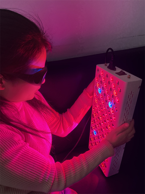 شراء 600W Red Light Therapy Panel with 120 LEDs 8 Wavelengths for Pain Relief التصنيع عبر الإنترنت